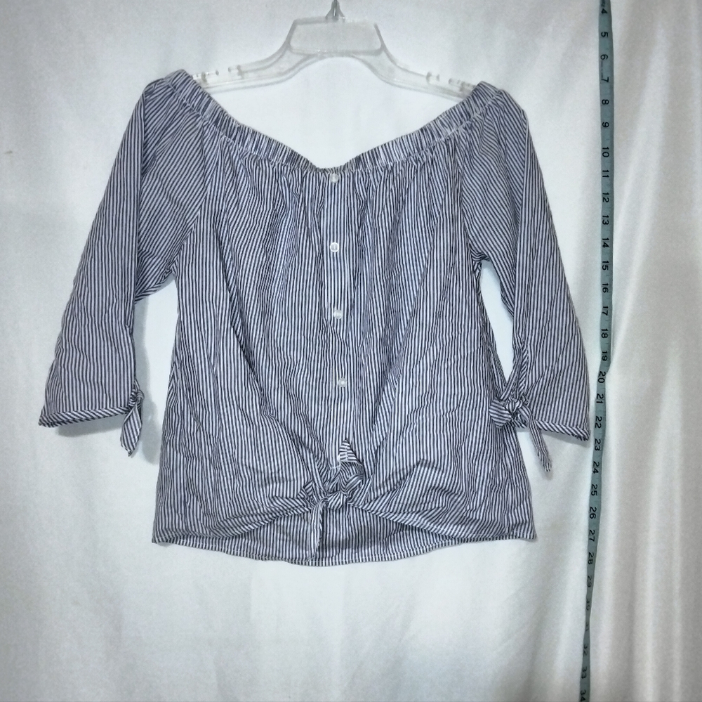 IRIS blue & white striped off the shoulder button down tie top sz S
